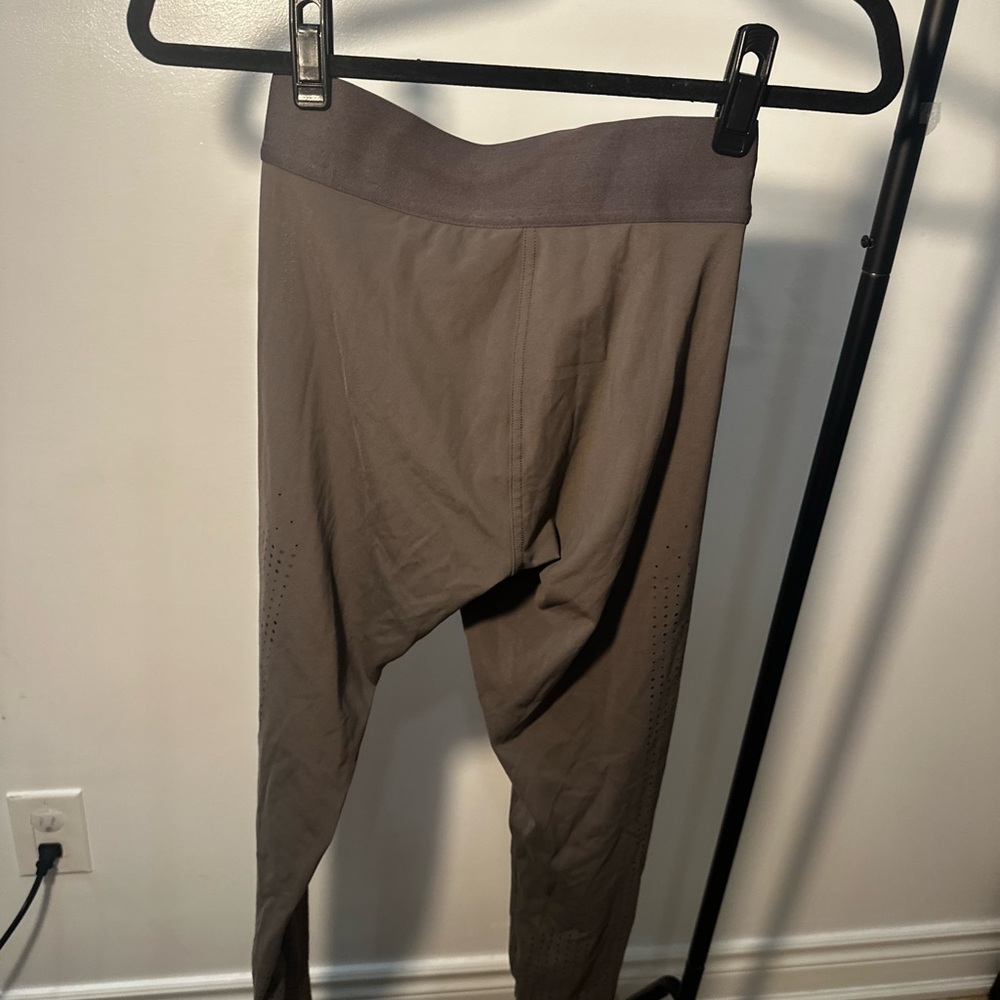 Lululemon Reflective Leggings - Picture 2 of 5